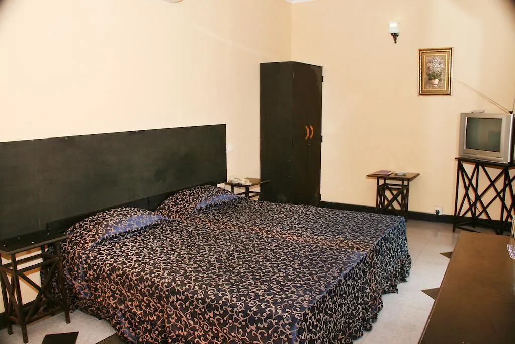 Hotel Senkada Rest Kandy 3*,
